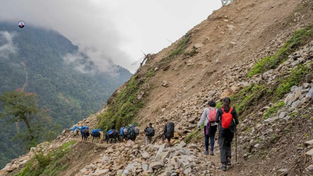 TREKKING-BUDDHA-GOECHALA-TREK-YUKSOM-TO-SACHEN1